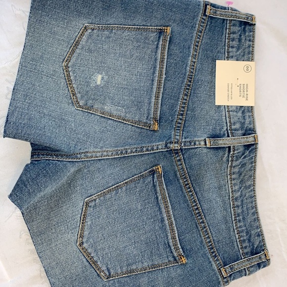 Universal Thread Jean Shorts - Picture 2 of 3